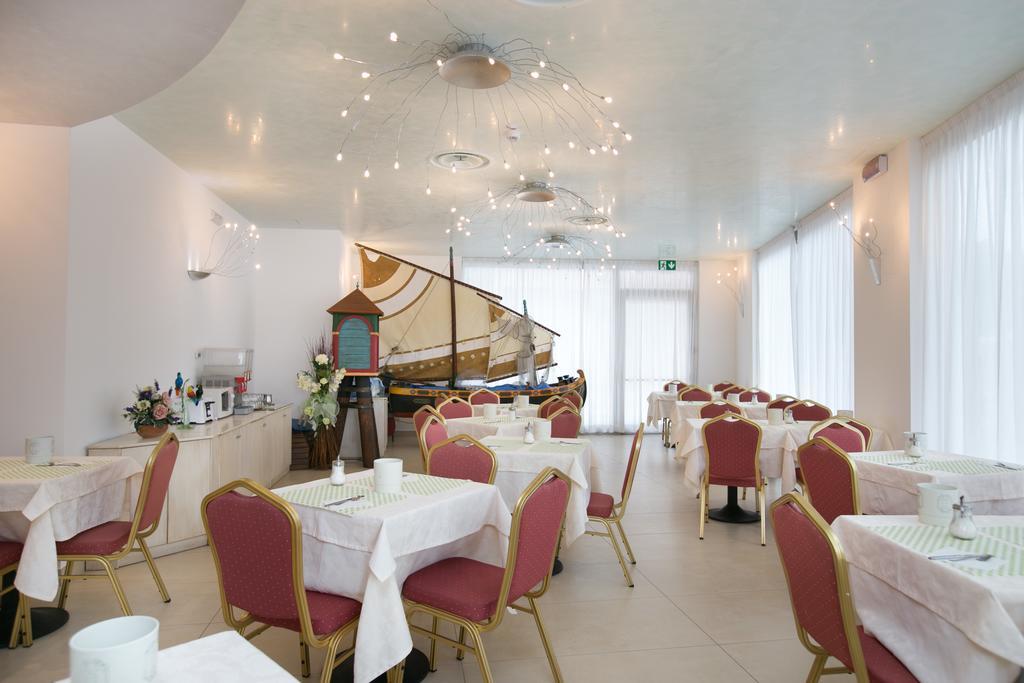 Hotel Metropol Sottomarina Esterno foto