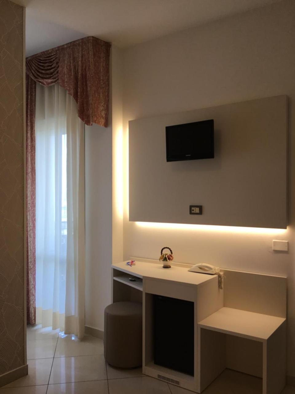 Hotel Metropol Sottomarina Esterno foto