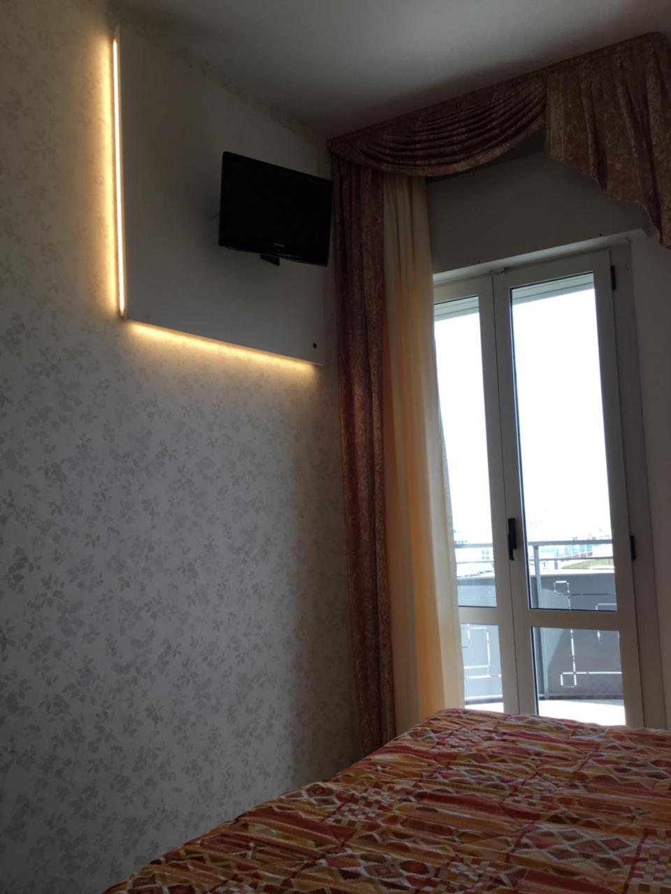 Hotel Metropol Sottomarina Esterno foto